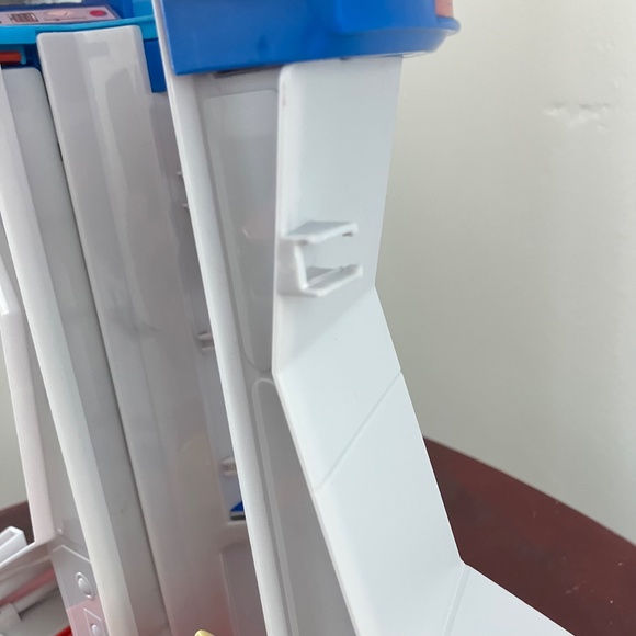 PAW PATROL Lookout Playset with Marshall & Rubble Action Figures - Picture 7 of 16